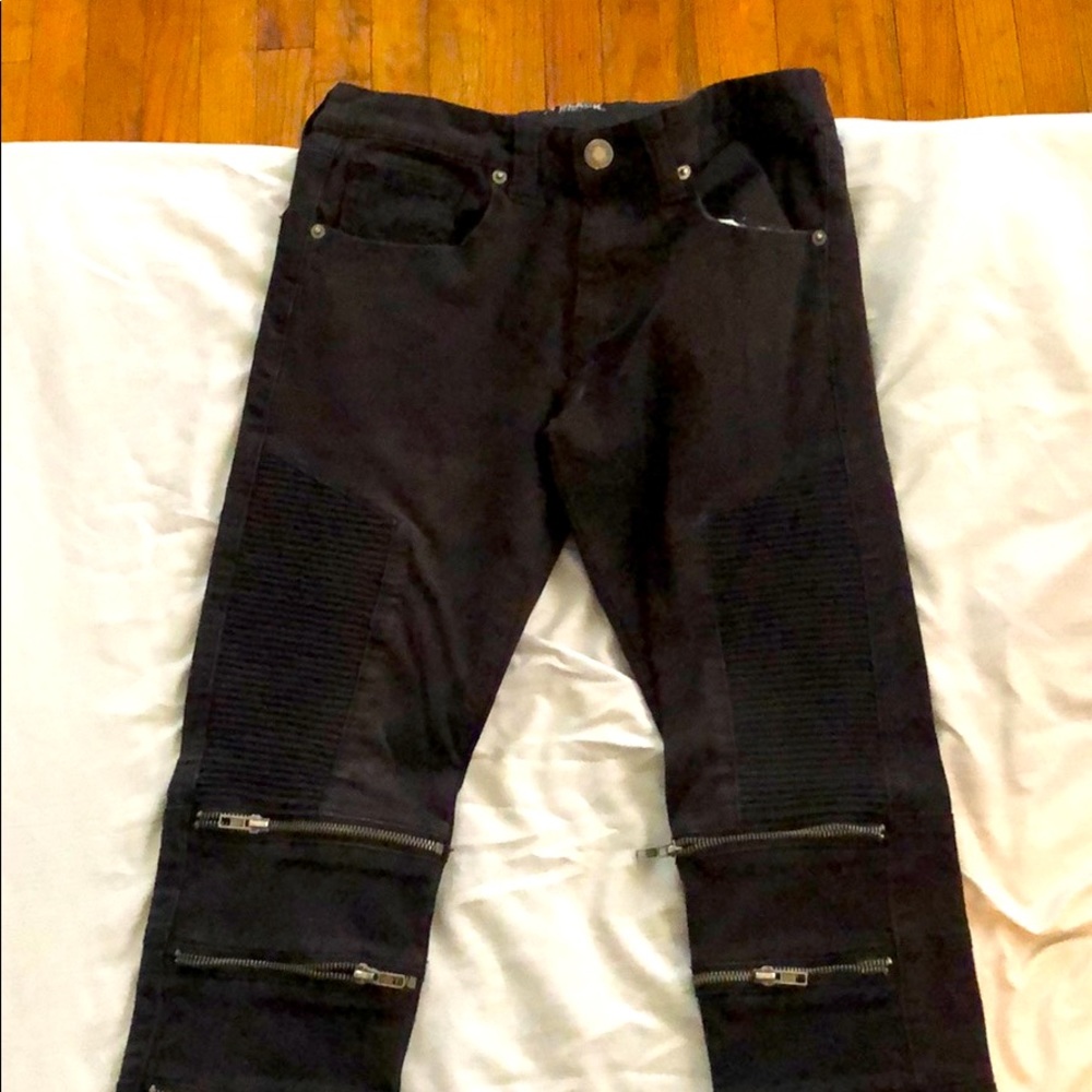 Black Jeans with Zippers
